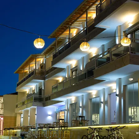 Grand Theoni Boutique & מלון 4*