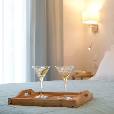 מלון Grand Theoni Boutique & 4*