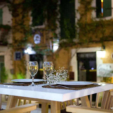 מלון Grand Theoni Boutique & 4*