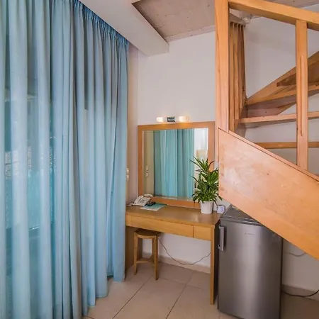 Hotel Grand Theoni Boutique & 4*