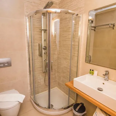 Grand Theoni Boutique & 4* Vasiliki (Lefkada)