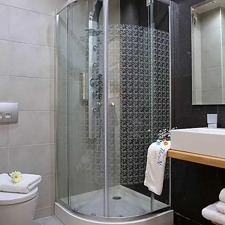 Grand Theoni Boutique & 4* فاسيليكي