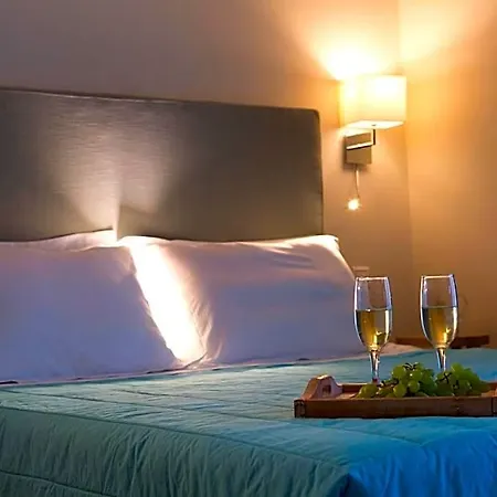 فندق Grand Theoni Boutique & 4*