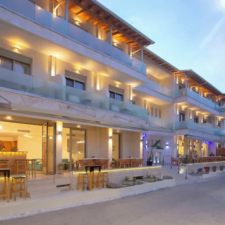 Grand Theoni Boutique & Hotell