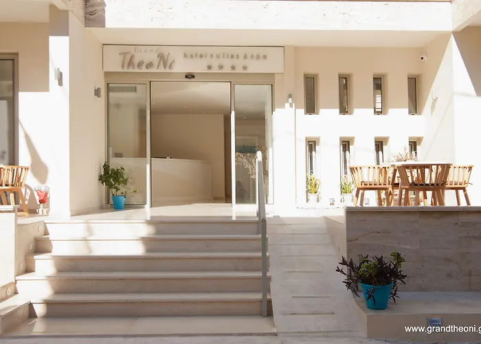 Grand Theoni Boutique & Отель 4*