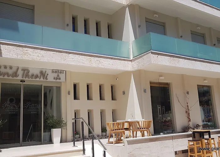 Grand Theoni Boutique & Василики